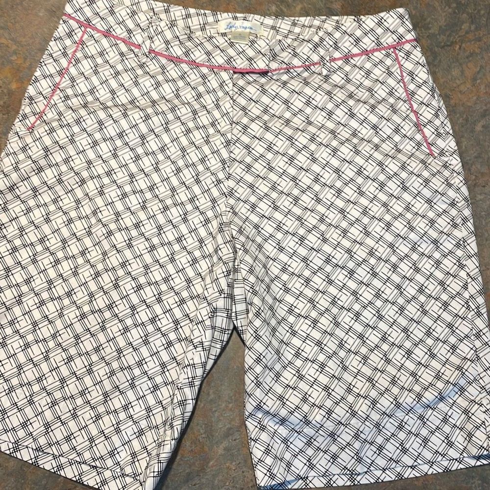 Lady Hagen Woman’s Golf Shorts Sz 8 White with Black and Pink
